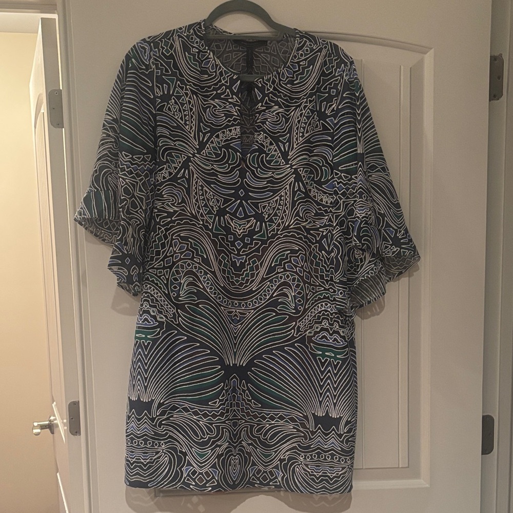 BCBGMaxAzria Blue and White Geometric Dress Medium